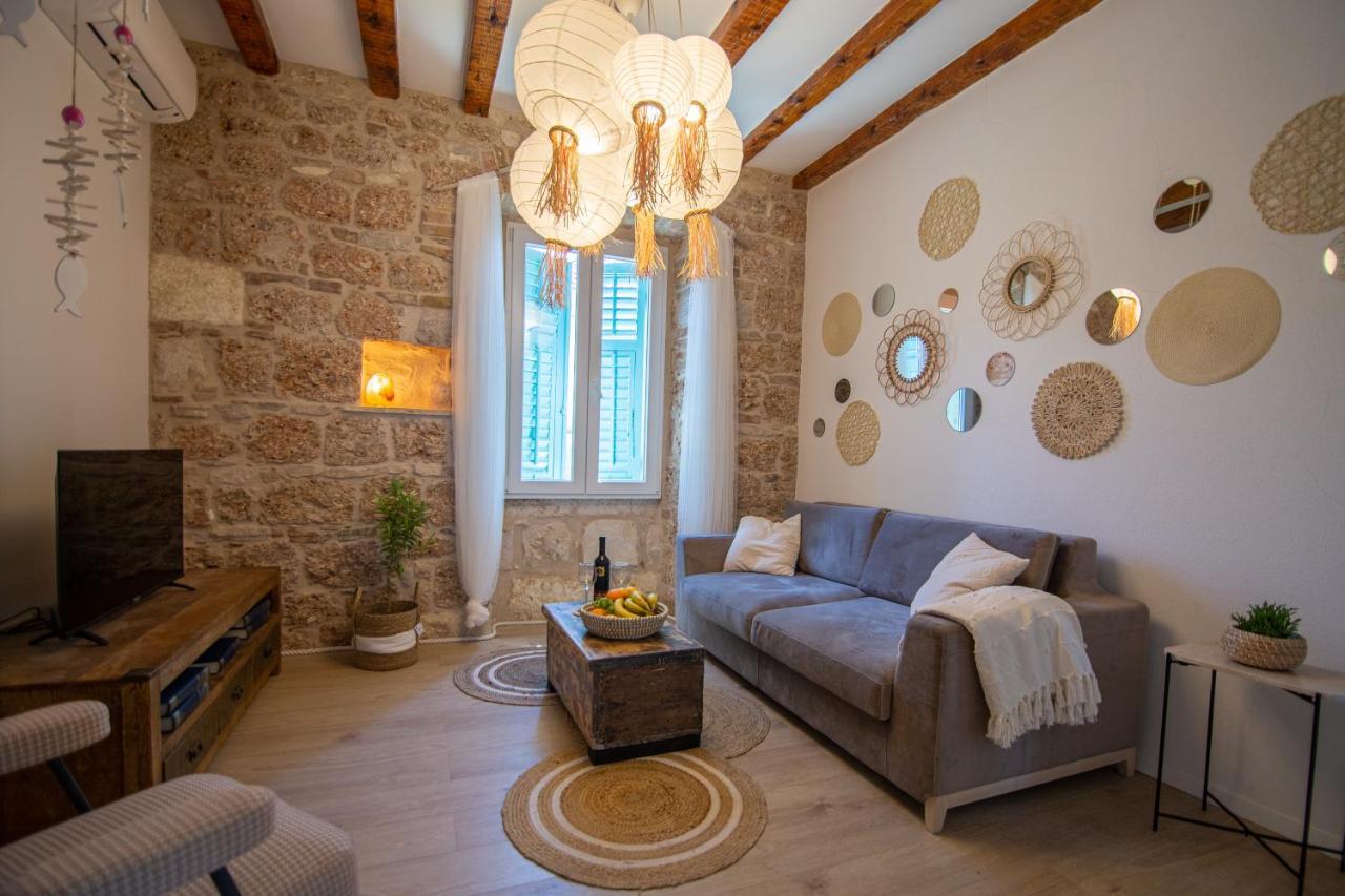 Mali Raj Apartment *