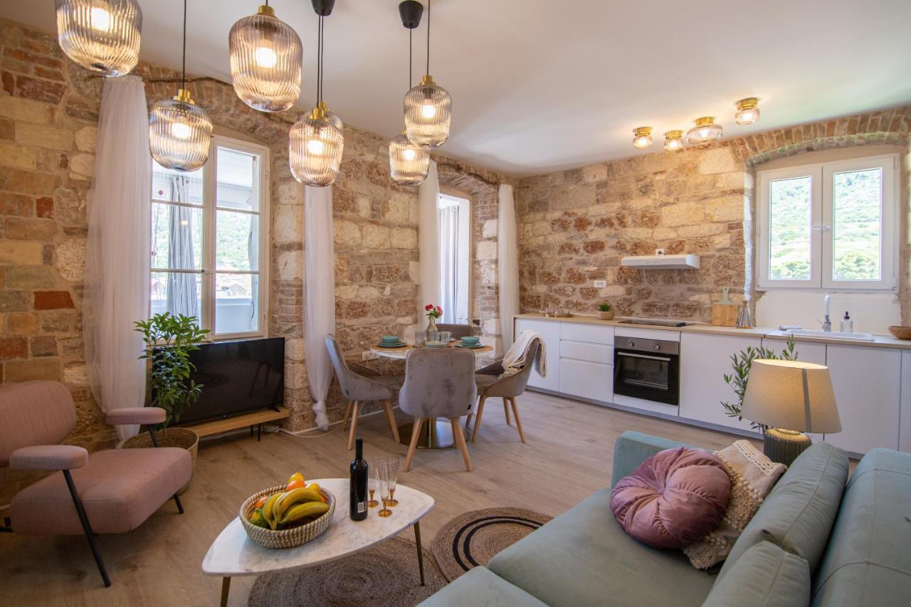 Apartman Mali Raj Komiza