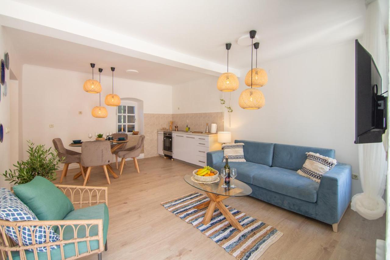 Apartment Mali Raj